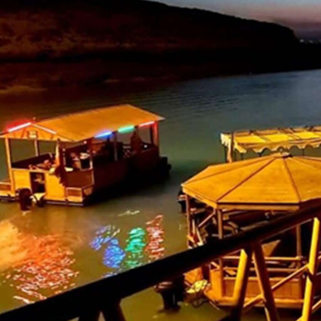 اسکله تفریحی قشم - فروشگاه تفریحات قشم